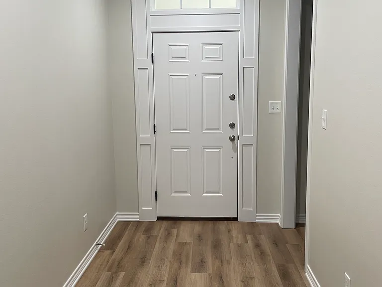 6205 Ashton Cv — Photo 2