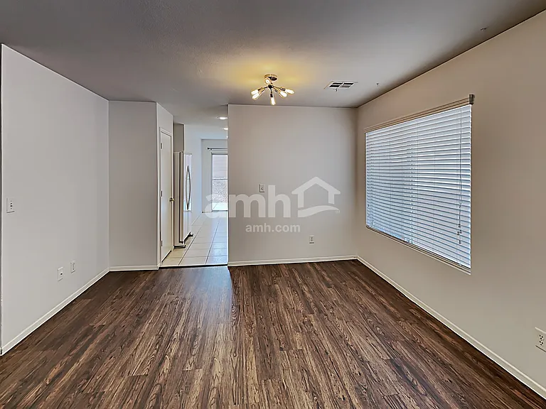 11020 Rossi Ave — Photo 4
