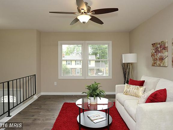 3rd image of 922 Autumnwood Dr