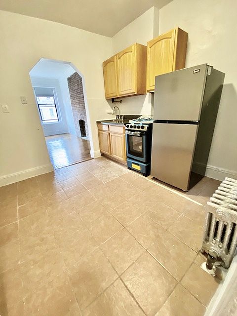 2nd image of 223 E 82nd St #E3e