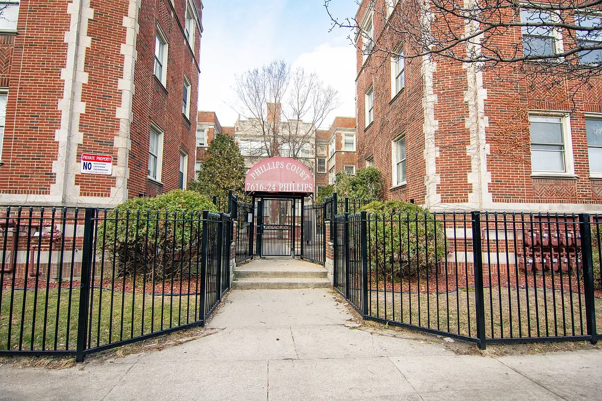Building Photo - 7616 S Phillips Ave