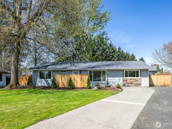 303 Alder Lane N, Pacific, WA 98047