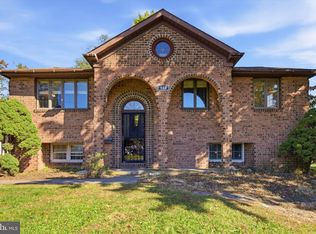 953 Independence Rd, Warminster, PA 18974