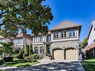 154 Charlton Blvd, Toronto, ON M2R 2J1