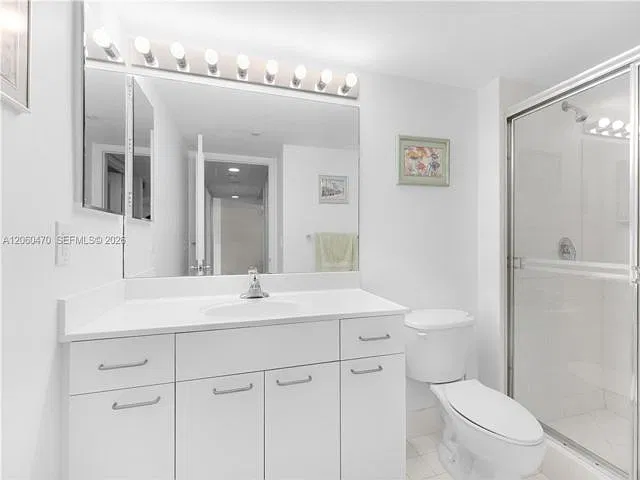 2 bed, 2.0 bath, $4,590 — Photo 4