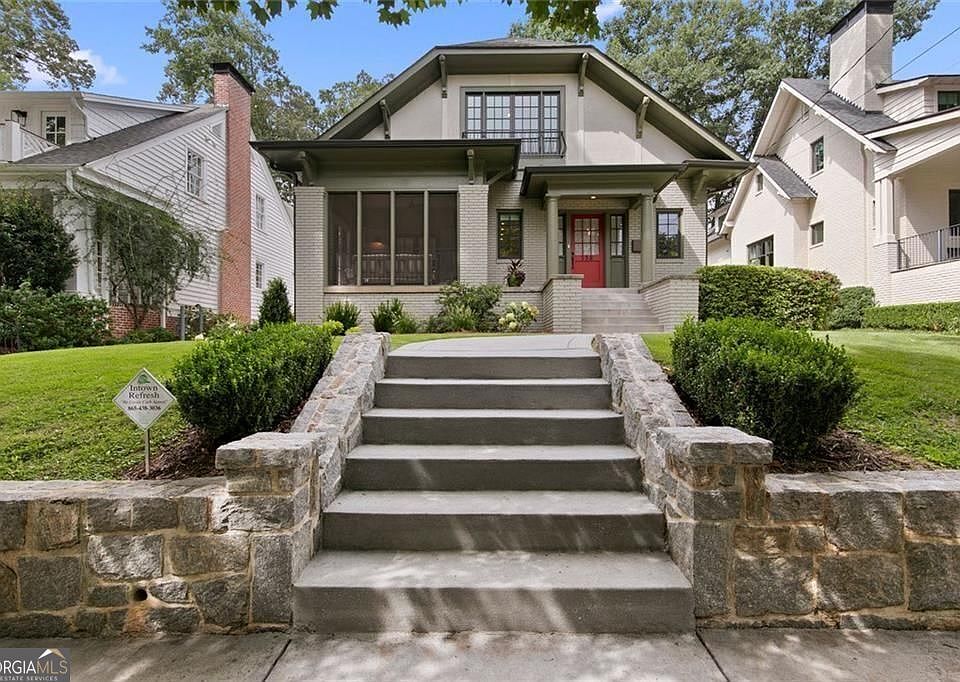 1st image of 558 Park Dr NE