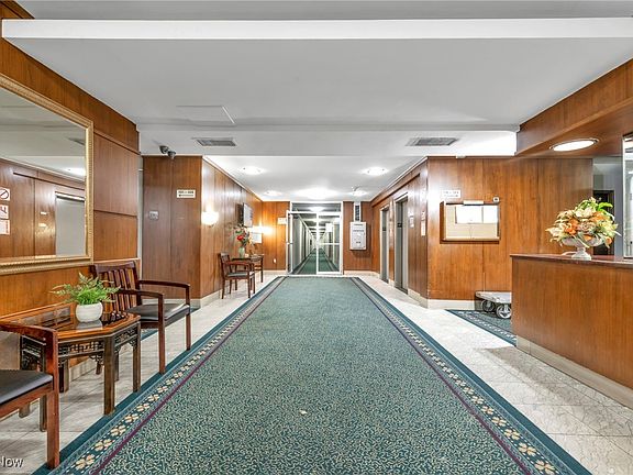 3rd image of 11820 Edgewater Dr APT 201