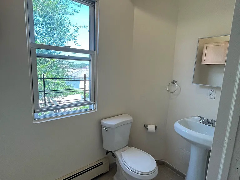 47 Delavan Ave #2 — Photo 20