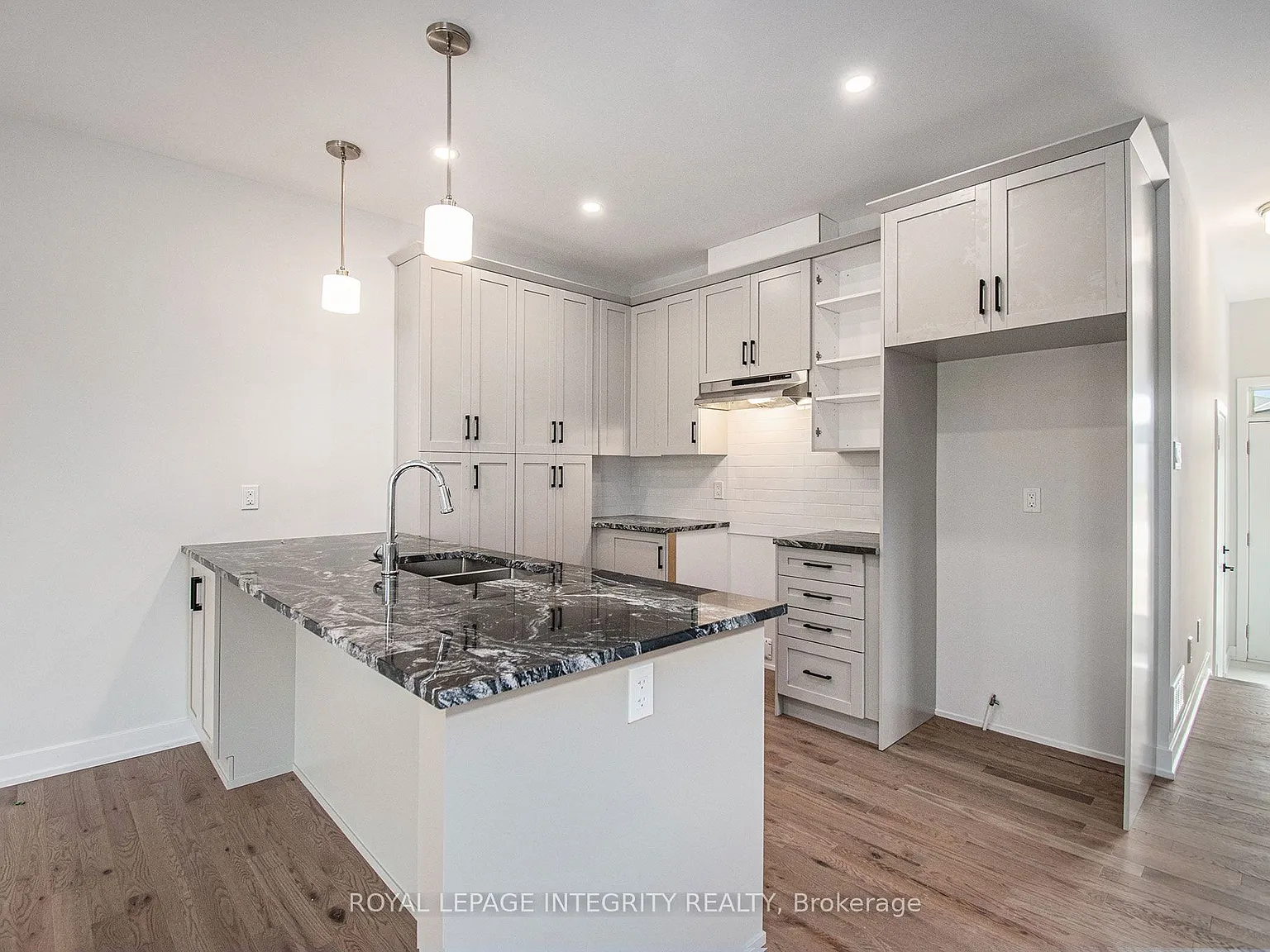 3 bed, $2,500 — Photo 4