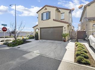 401 Crane Ln, Hollister, CA 95023