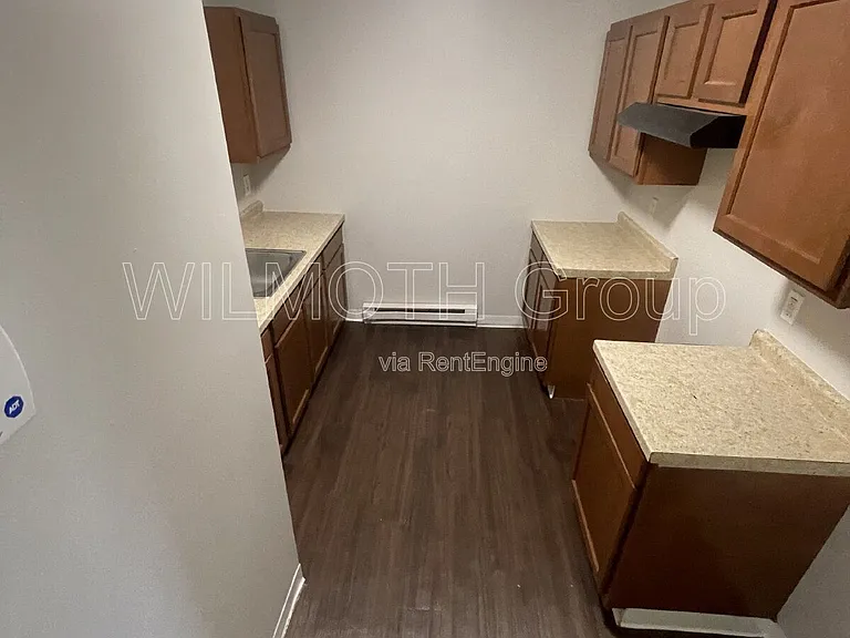 2045 N Dearborn St — Photo 7