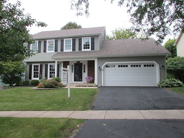 1st image of 1910 Cambridge Dr