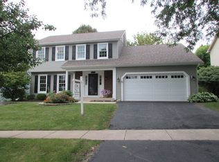 1910 Cambridge Dr, St Charles, IL 60174