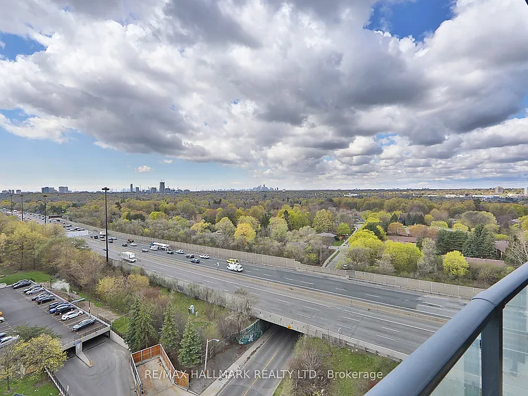 18 Valley Woods Rd #Penthouse 206 — Photo 15