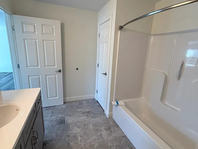 3 Country Club Rd #3 — Photo 10