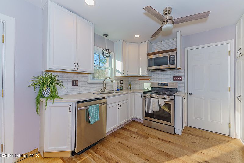2nd image of 17 Cumberland Place