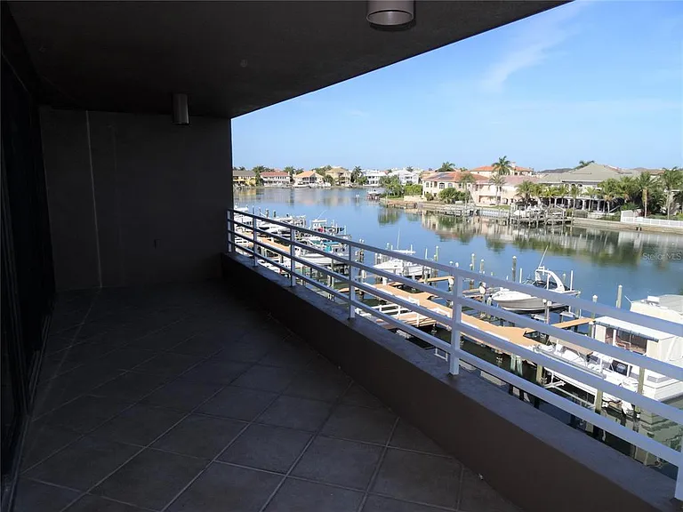 2775 Kipps Colony Dr S #304 — Photo 17