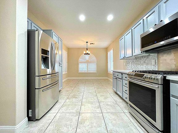 Kitchen & Dining room