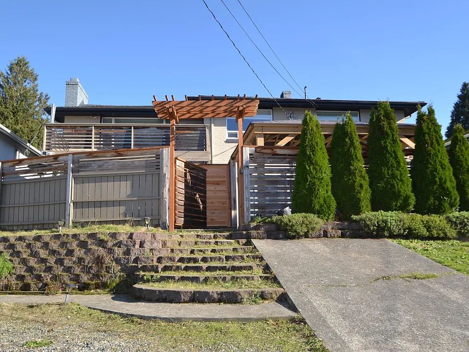 8415 20th Ave SW