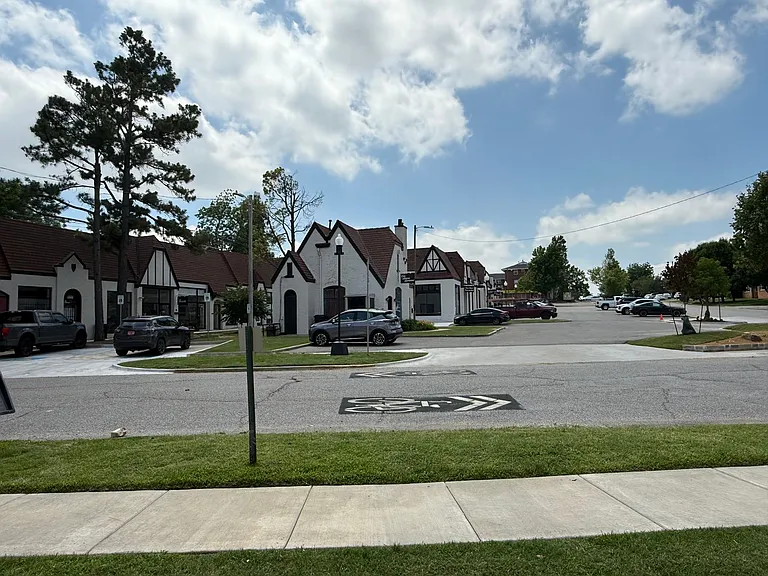 800 East Dr — Photo 7