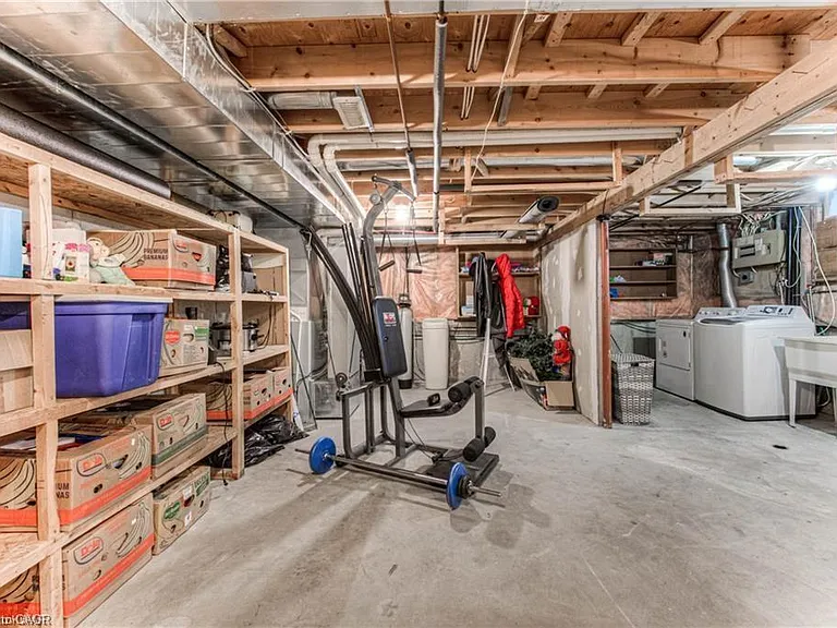483 Kingscourt Dr #A — Photo 20