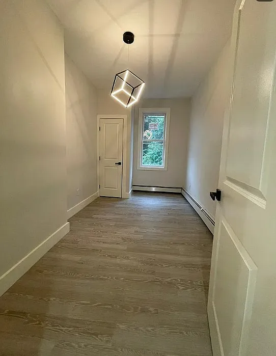 3 bed, 1000 sqft, $2,500 — Photo 3
