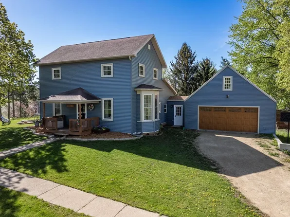 220 Main St, La Valle, WI 53941