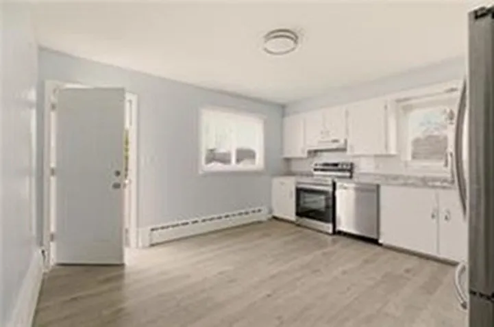 92 Brackett Ave #R — Photo 6