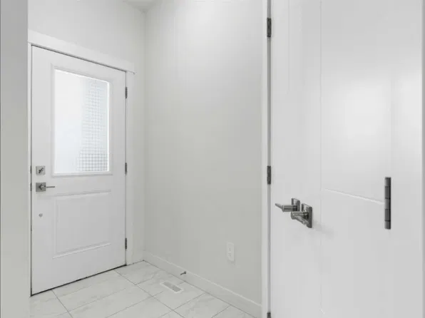 505 Corner Meadows Way NE, Calgary, AB T3N 2C9
