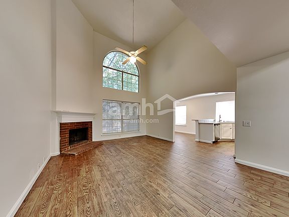 5th image of 828 Norfolk Dr
