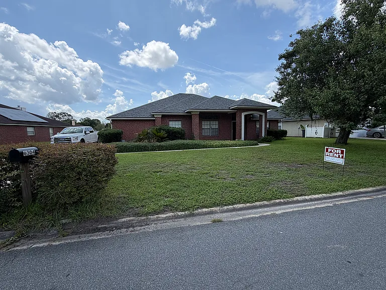 6304 Lake Plantation Dr — Photo 13