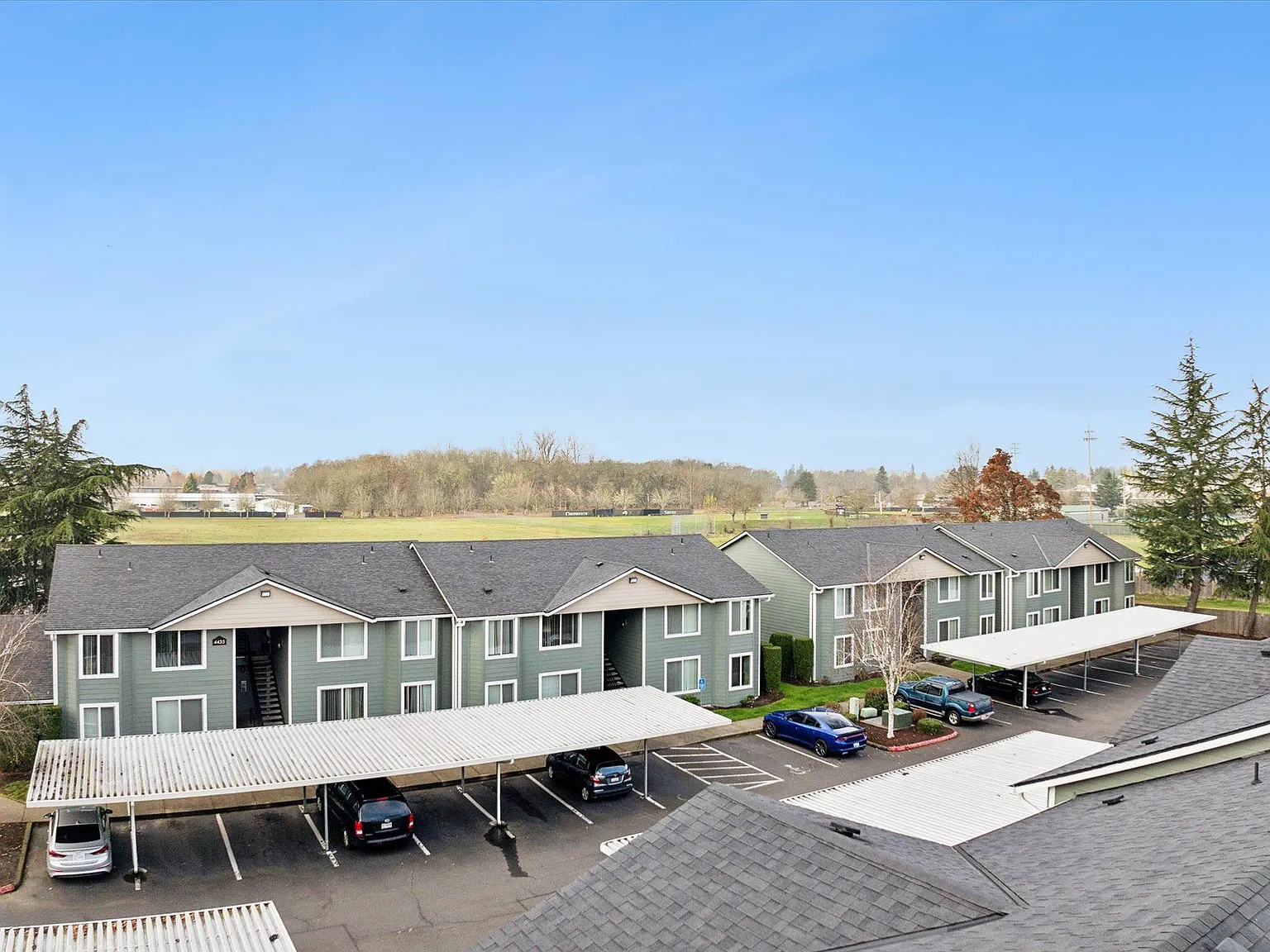 Oak Park Village Apartments — Photo 4