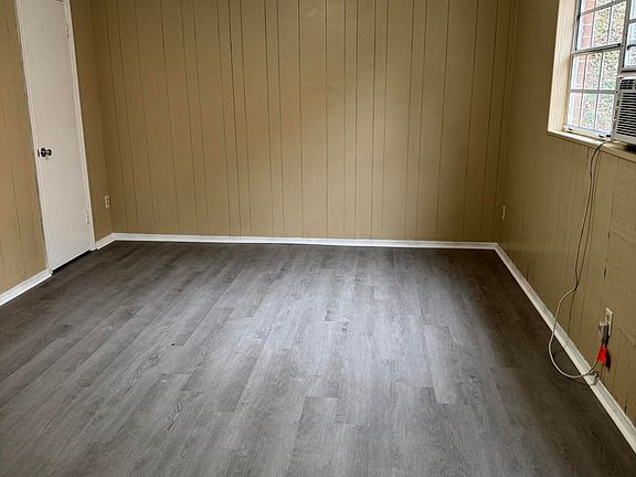 3rd image of 108 Franks Ct #12
