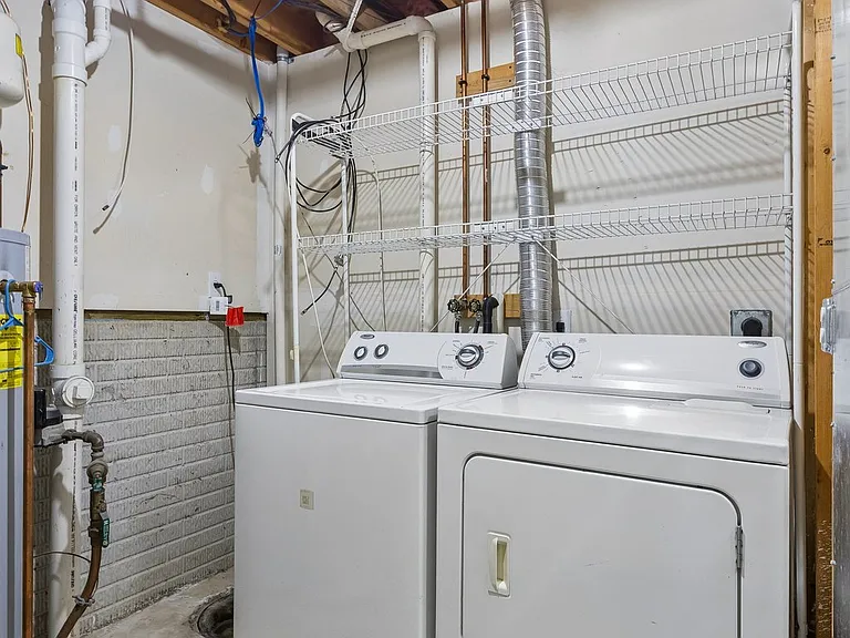 16013 Robin Dr — Photo 20