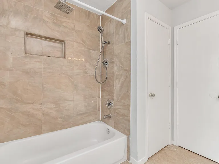 19762 Twin Canyon Ct — Photo 28