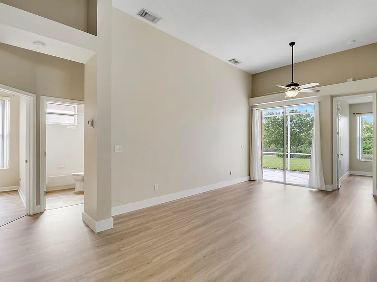 726 SW Aruba Bay — Photo 23