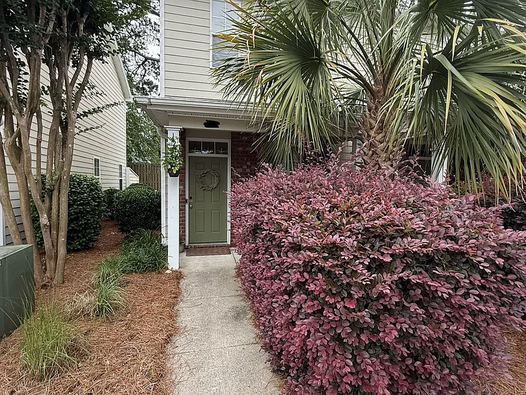 929 Downey Branch Ln — Photo 1