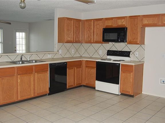 5th image of 1033 Richmond Ln