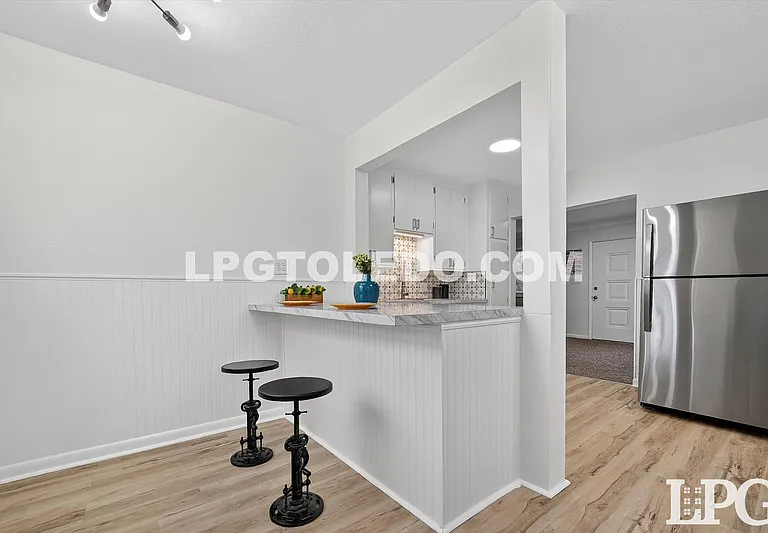 927 W Northgate Pkwy — Photo 18