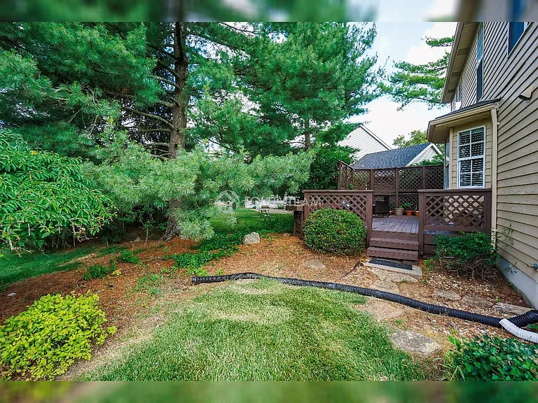 6275 Hummingbird Dr — Photo 35