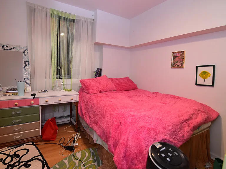 120 Ridge St #1G — Photo 4