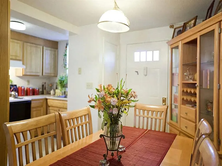 37 Orchard Pl — Photo 1