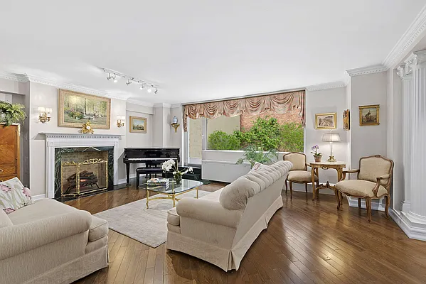 Sold by Compass | media 2