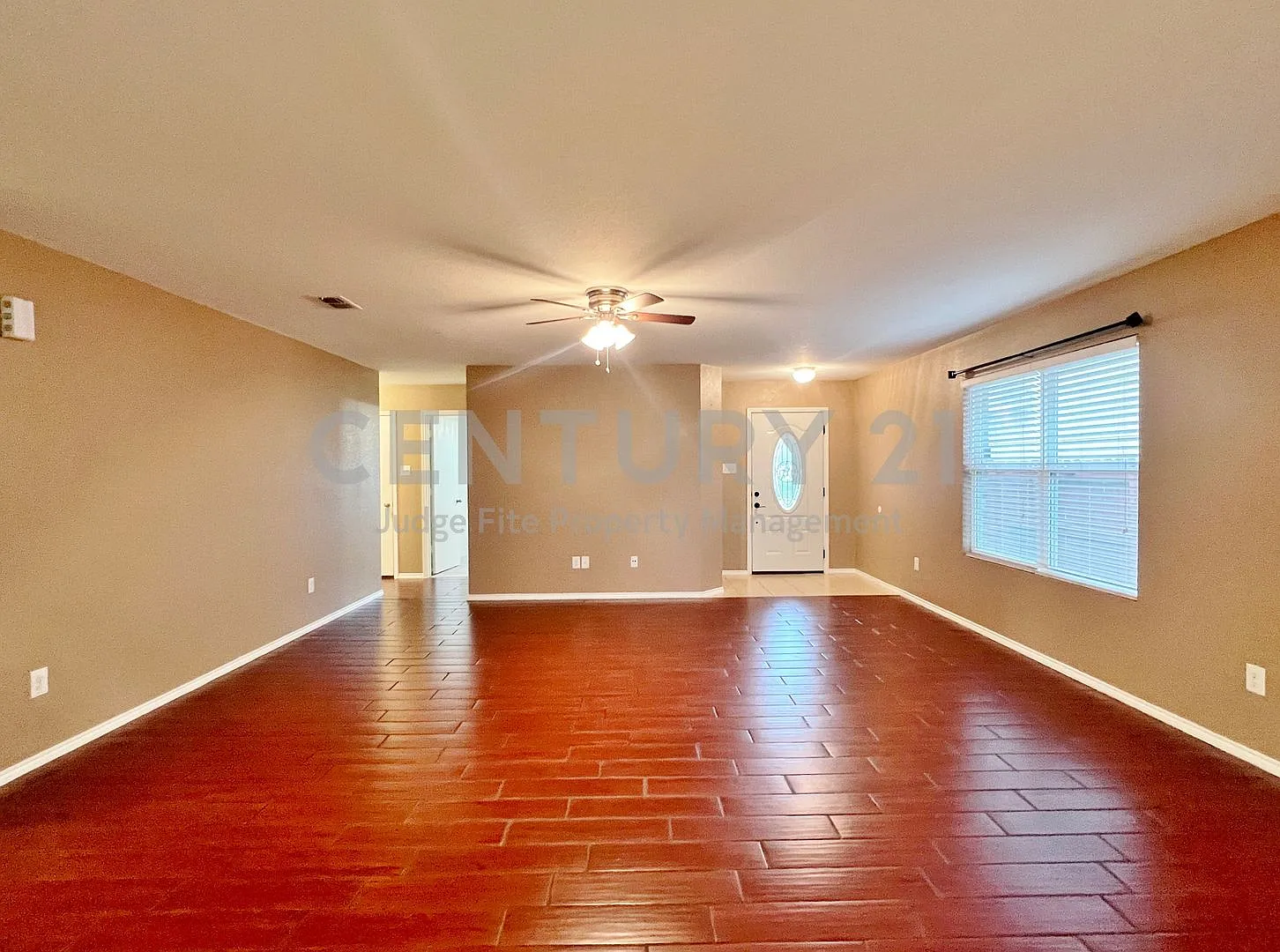 Wonderful 3/2/2 in Fort Worth For Rent! — Photo 2
