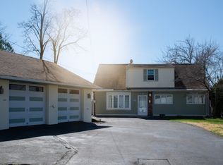 22 Chamberlain Ave, Elmwood Park, NJ 07407