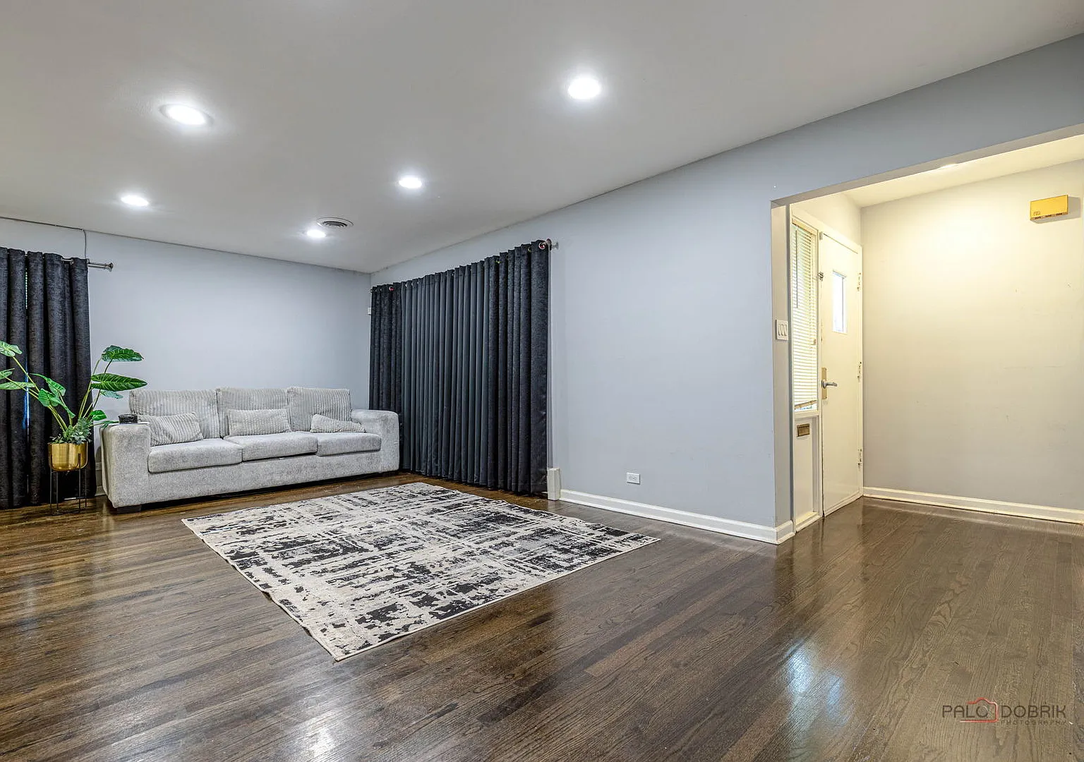 3 bed, 2.5 bath, 2650 sqft, $3,800 — Photo 4