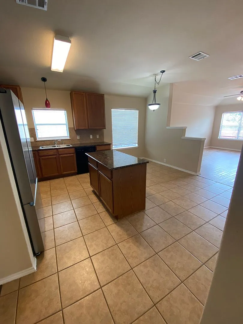 4 bed in beautiful Round Rock, TX! — Photo 3