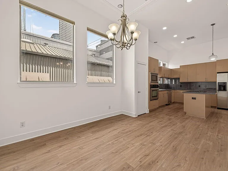 724 Ruthven St — Photo 11