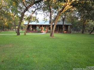 886 Lake Valley Dr, Stockdale, TX 78160