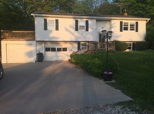 8207 Woodlane Dr, North East, PA 16428